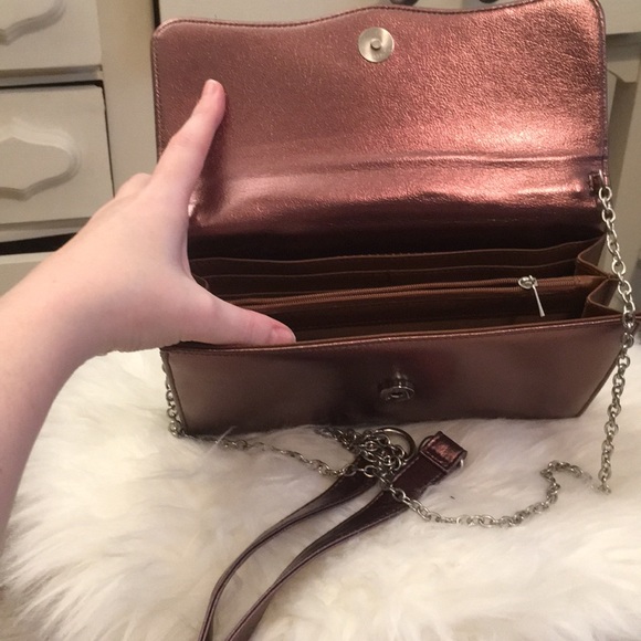 ❤️💫Metallic crossbody/clutch - Picture 2 of 2
